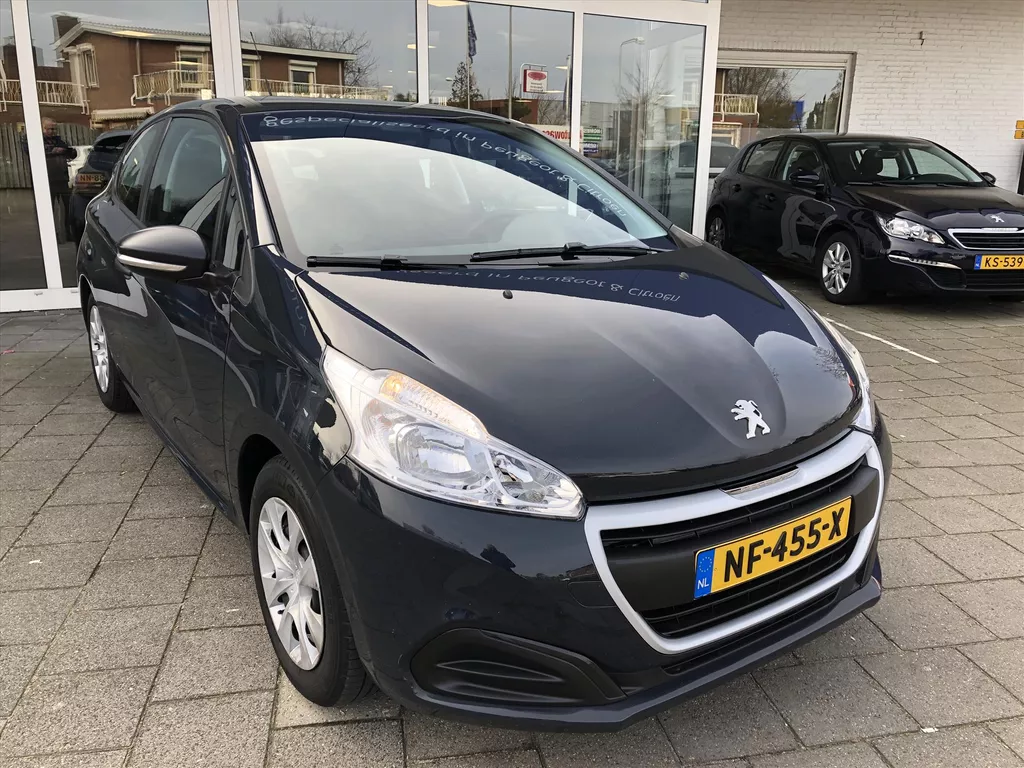 PEUGEOT 208 1.2 VTI  82 PK ACCES