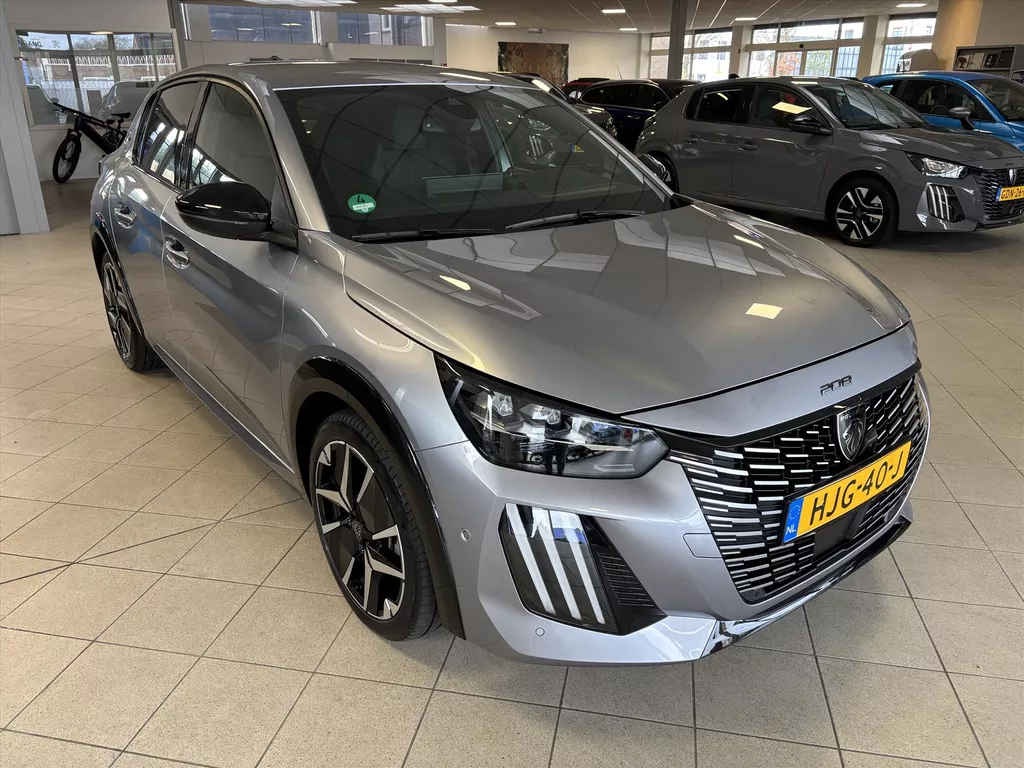 PEUGEOT 208 1.2 Hybrid 136 e-DCS6 GT