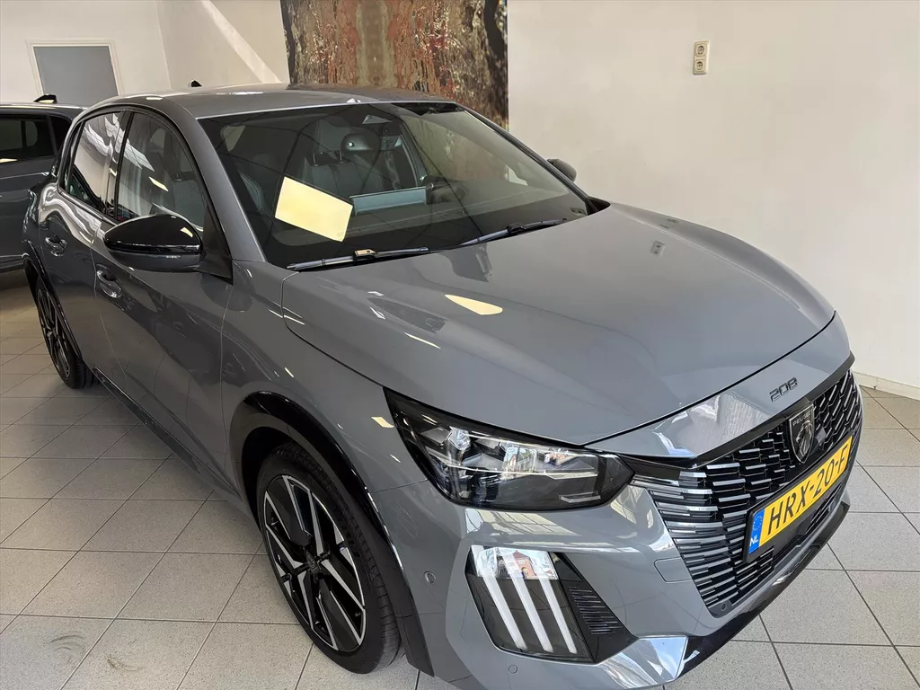 PEUGEOT 208 1.2 Hybrid 136 e-DCS6 GT