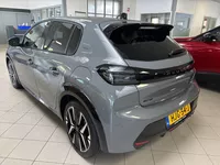 PEUGEOT 208 1.2 Hybrid 136 e-DCS6 GT Foto